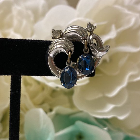 Vintage Signed Crown Trifari Silver and Blue Clip on Earrings - Picture 2 of 5